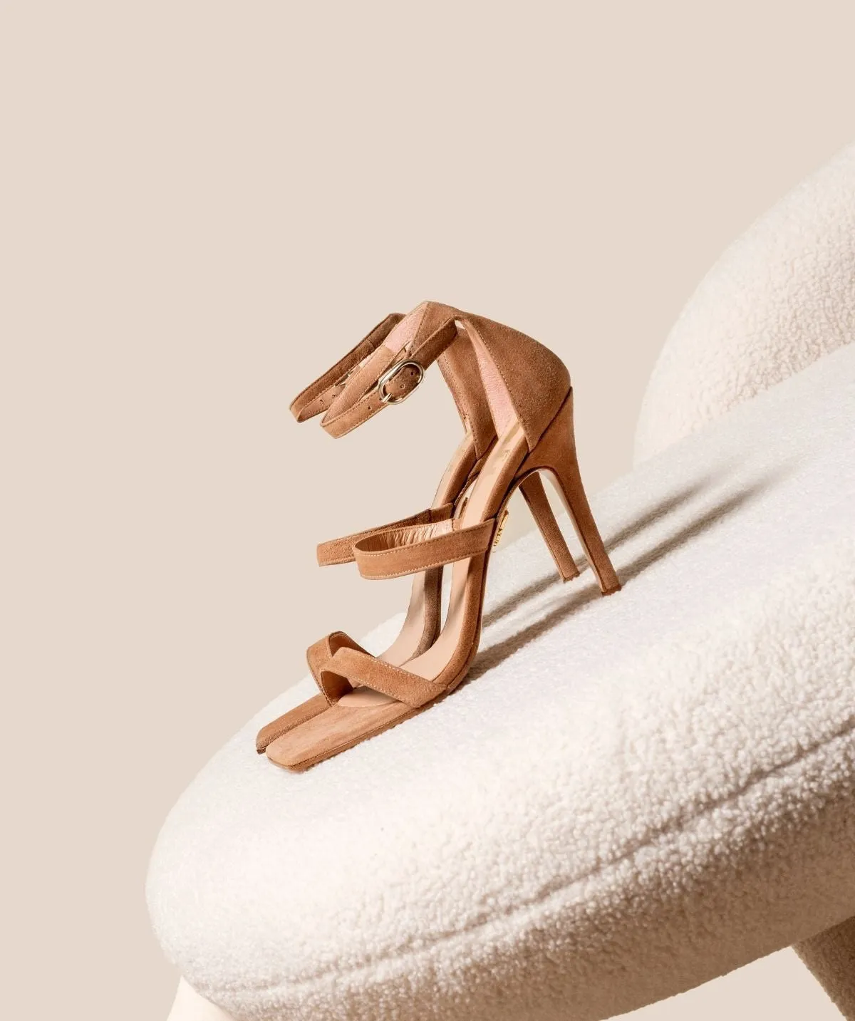 Finsbury Elsa Fossil sandalen beige velours 9 cm hak