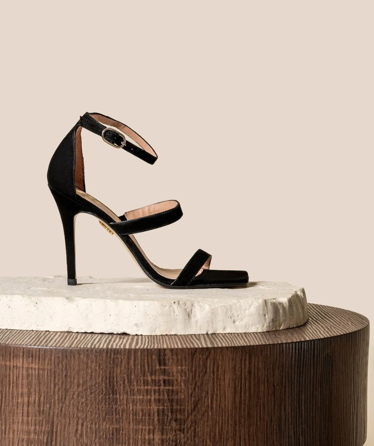 Finsbury Elsa sandalen zwart suede 9 cm hak