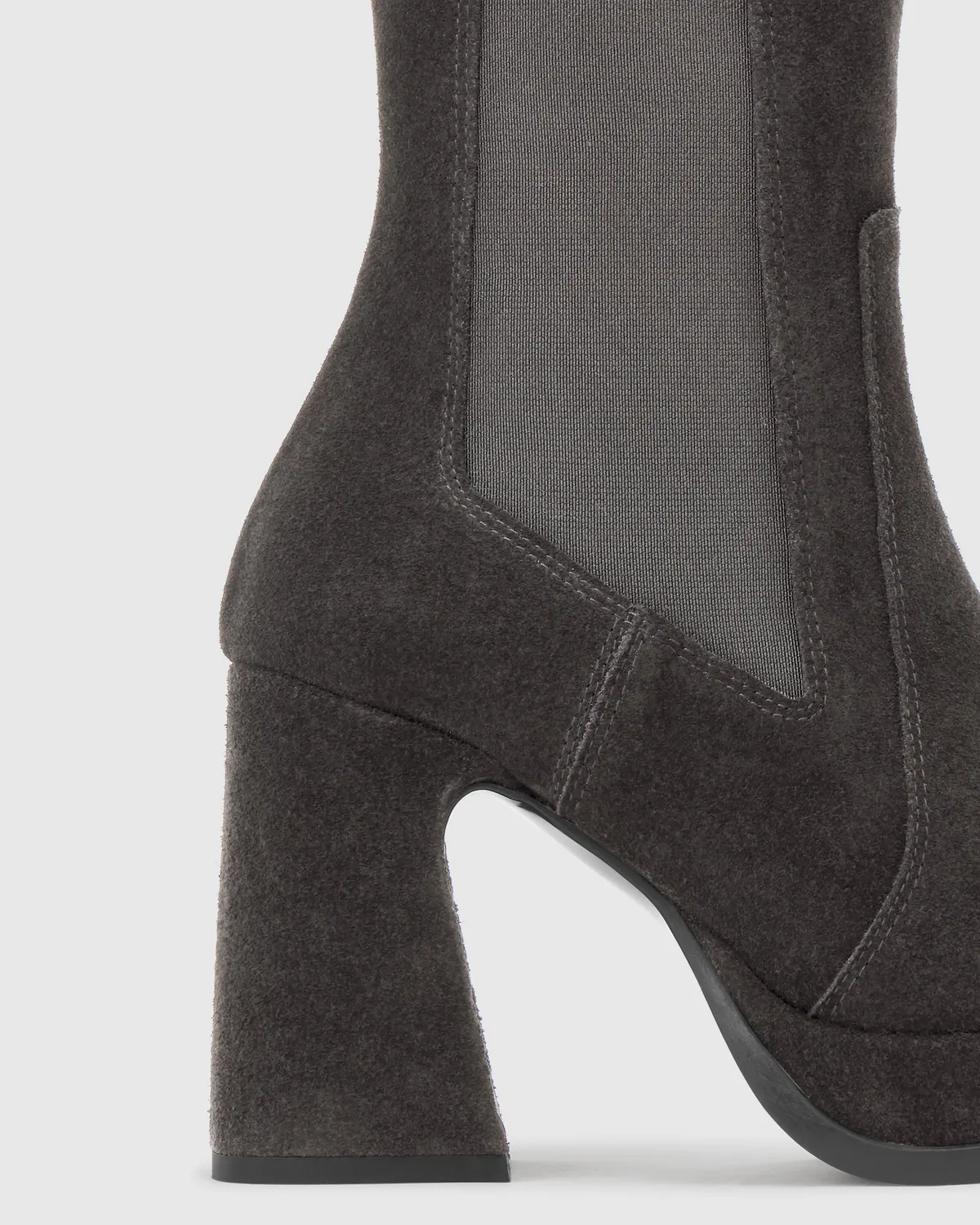 Castañer BECKY/186 enkellaarzen carbon suède