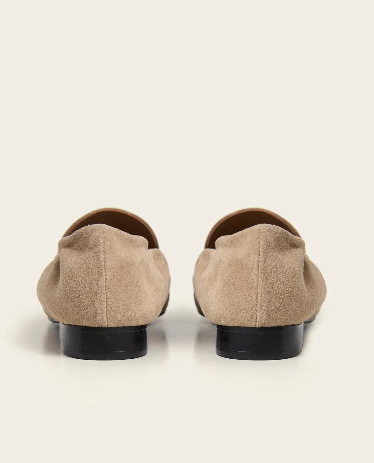 Flattered Samoa loafer zand suède elastiek
