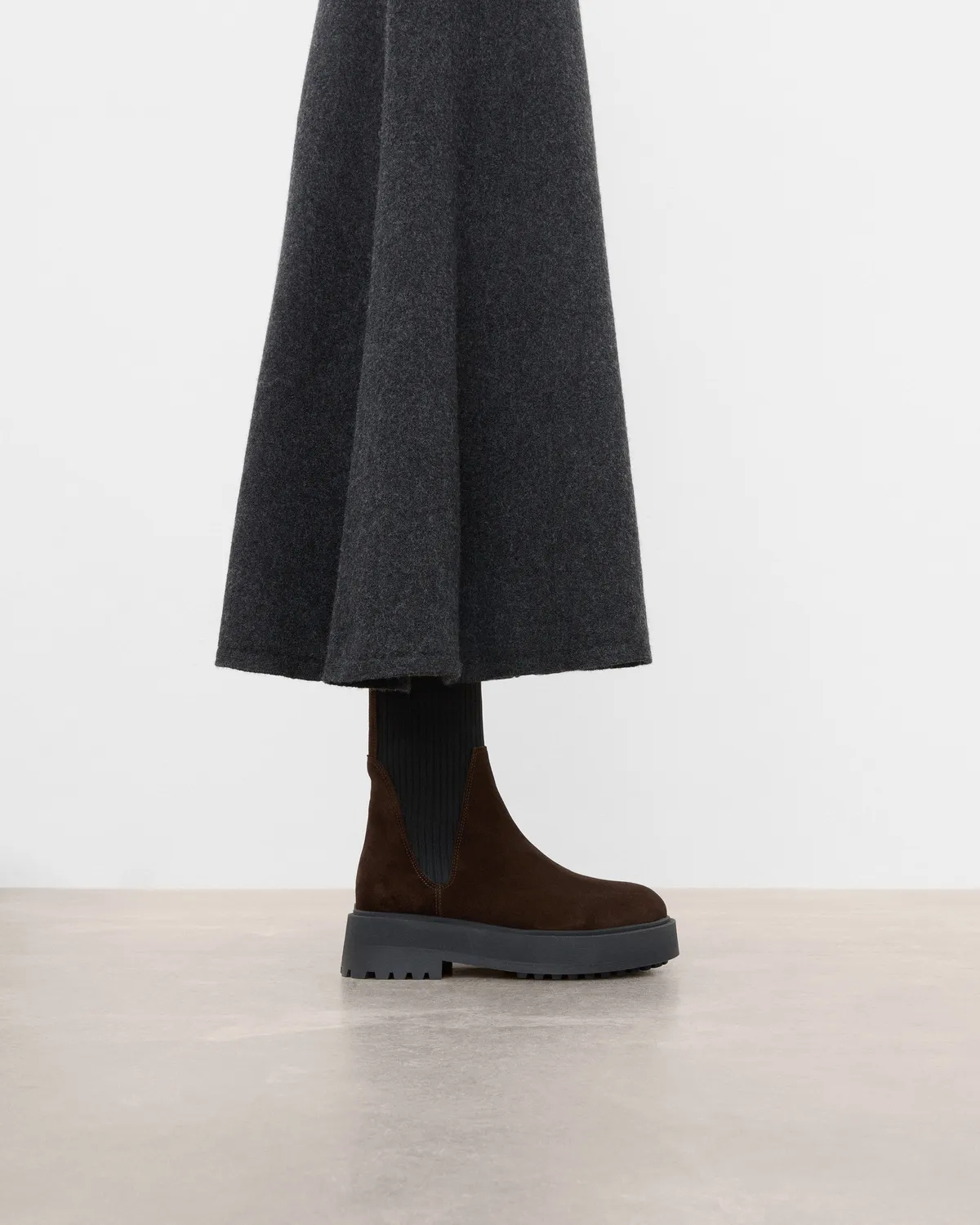 Flattered Aurora laars chocolate suède platte zool