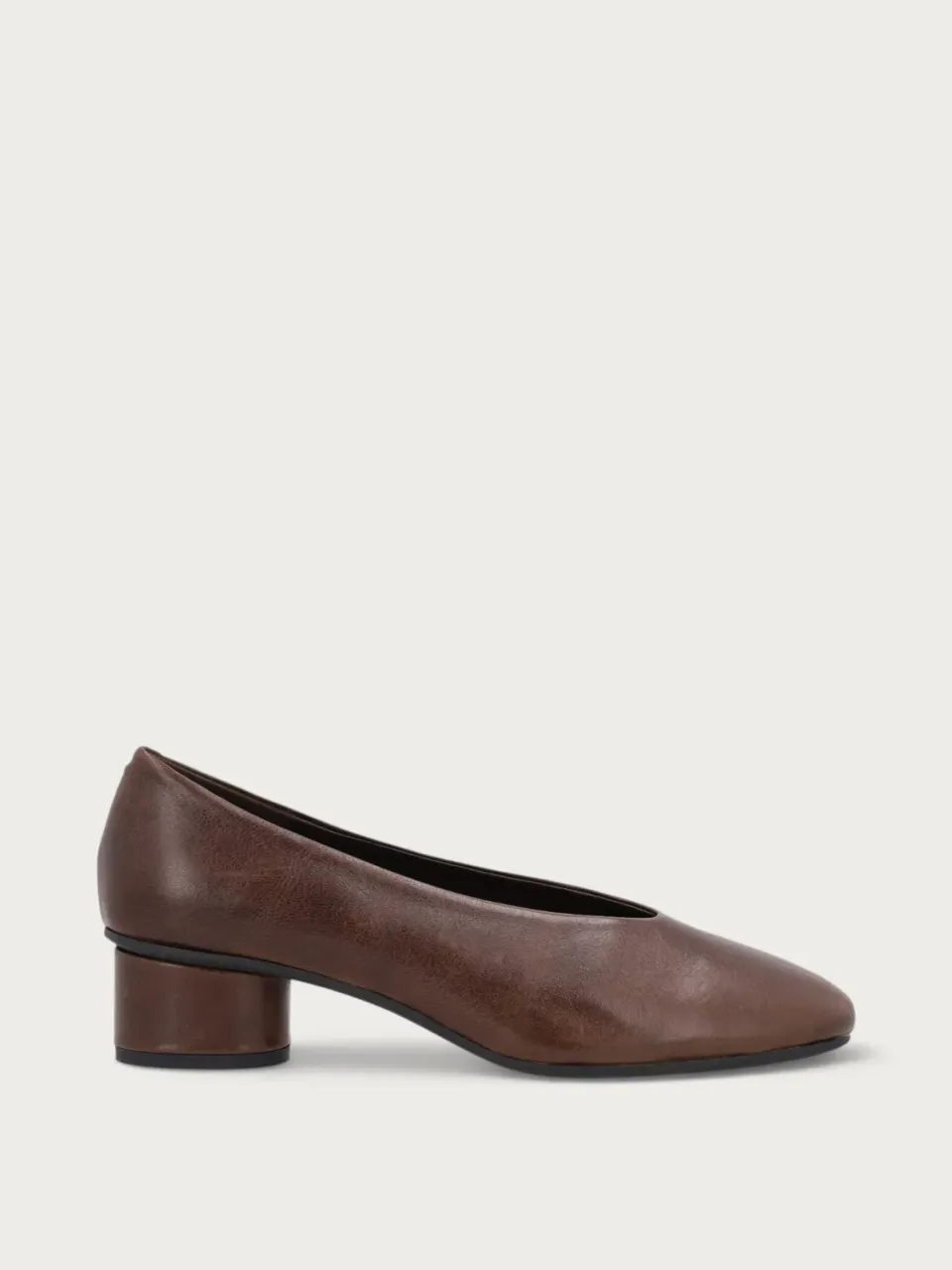 Frau Verona bruine leren pumps blokhak amandelneus