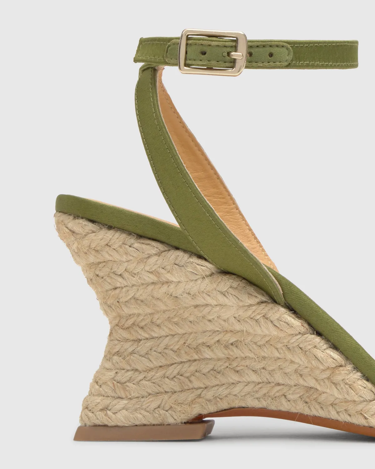 Castaner Judi 006 espadrilles olijf satijn puntneus