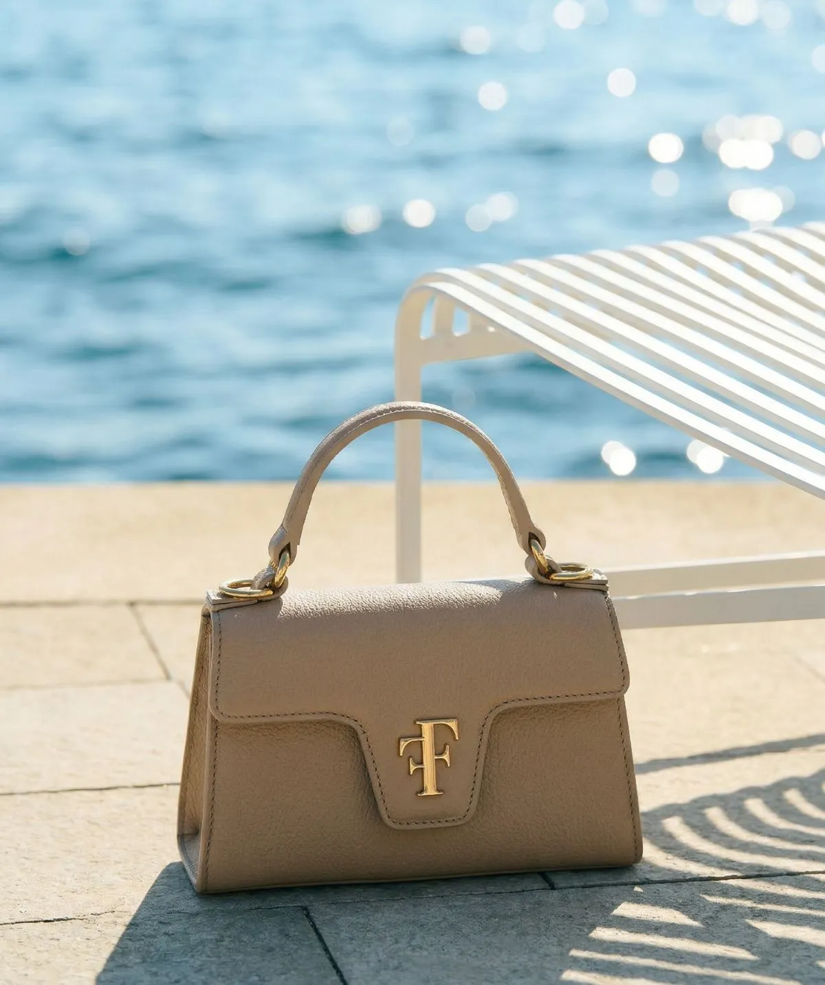 Finsbury FF18 mini tas taupe generfd leer