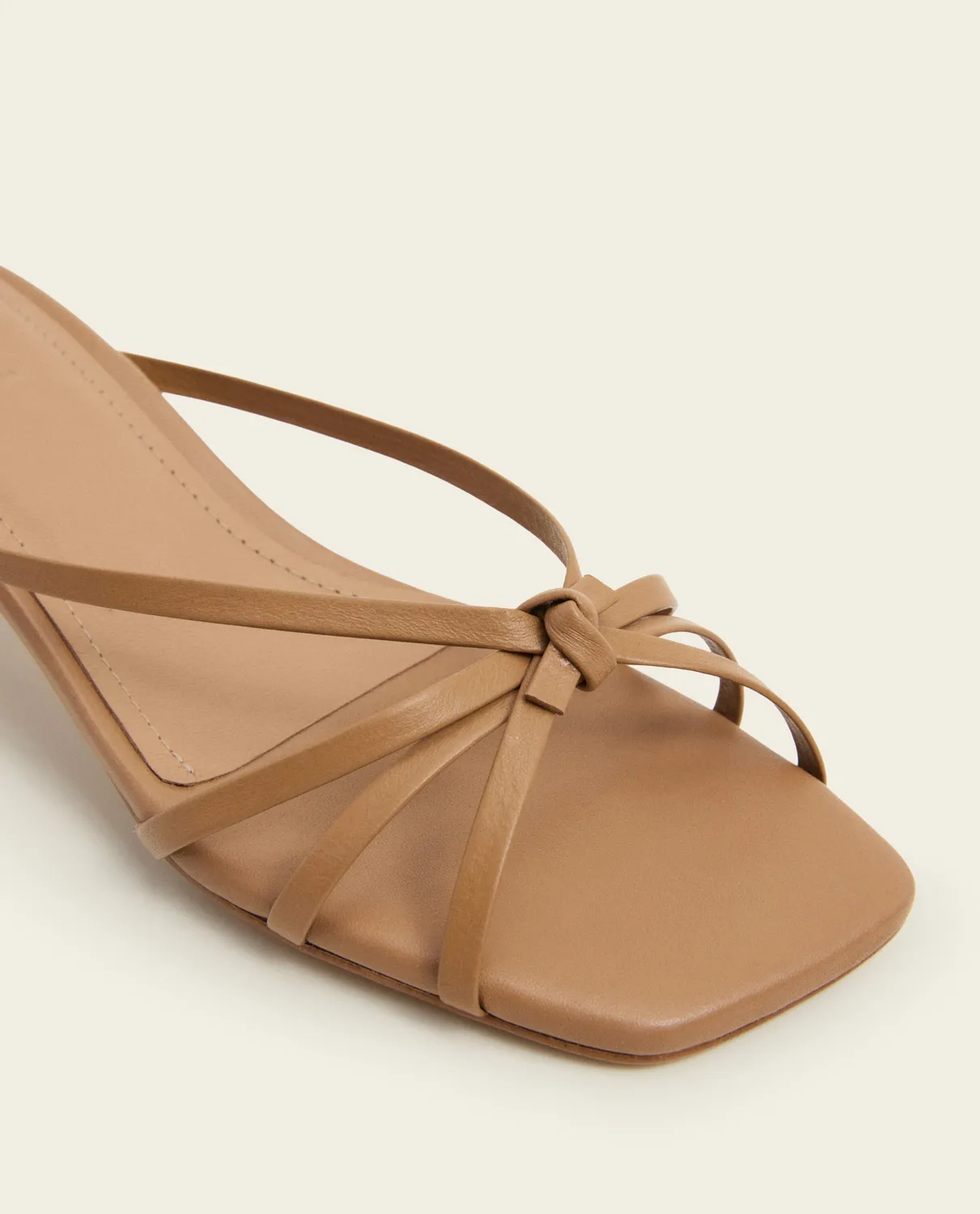 Flattered Eunisa sandaal cognac leer kittenhak