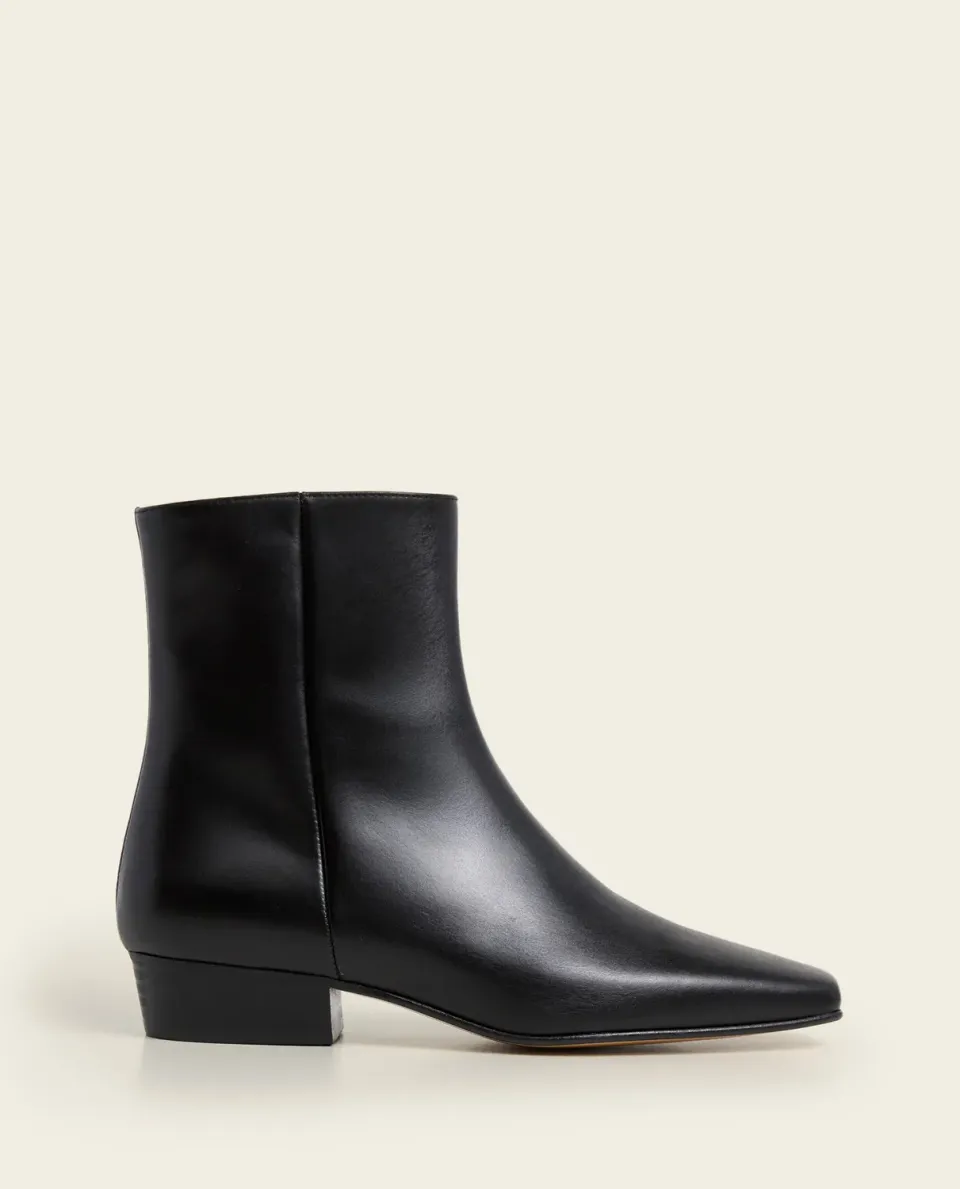 Flattered Rami laarzen zwart leer plat vierkant