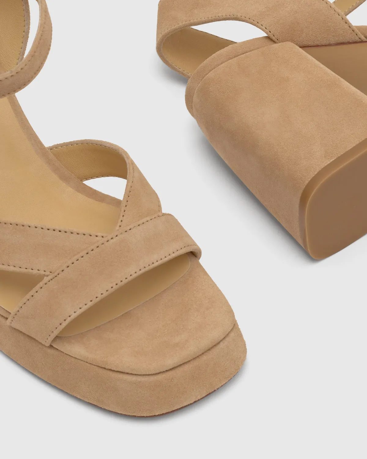 Castaner Vero/007 hak sandaal cognac suède