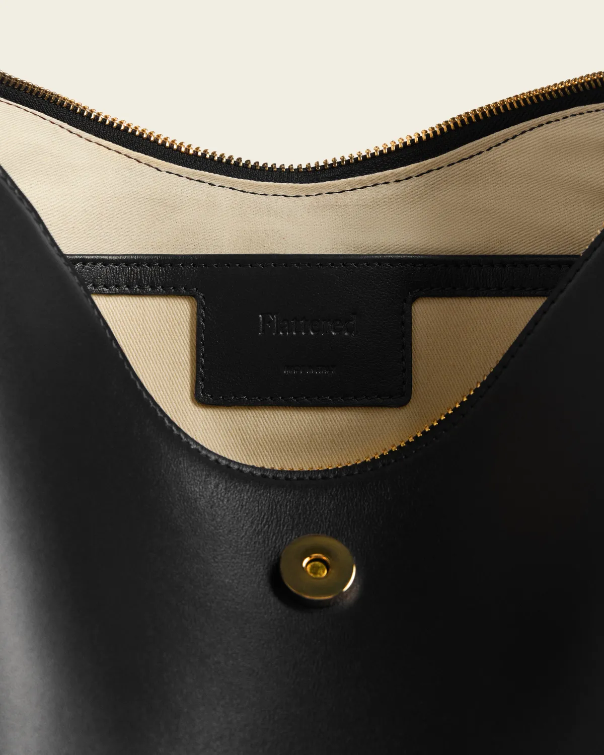 Flattered Gaia handtas zwart leer gouden sluiting