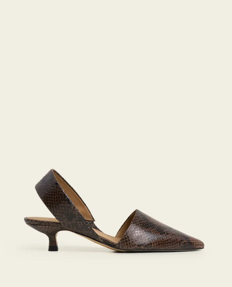 Flattered Ninni Snake pumps chocolade leer kittenhak