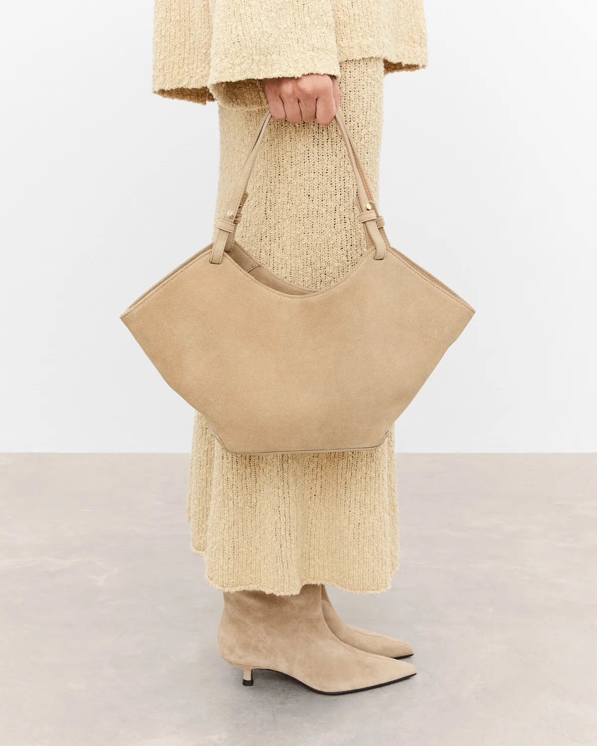Flattered Dilba Mini Tote schoudertas zand suède