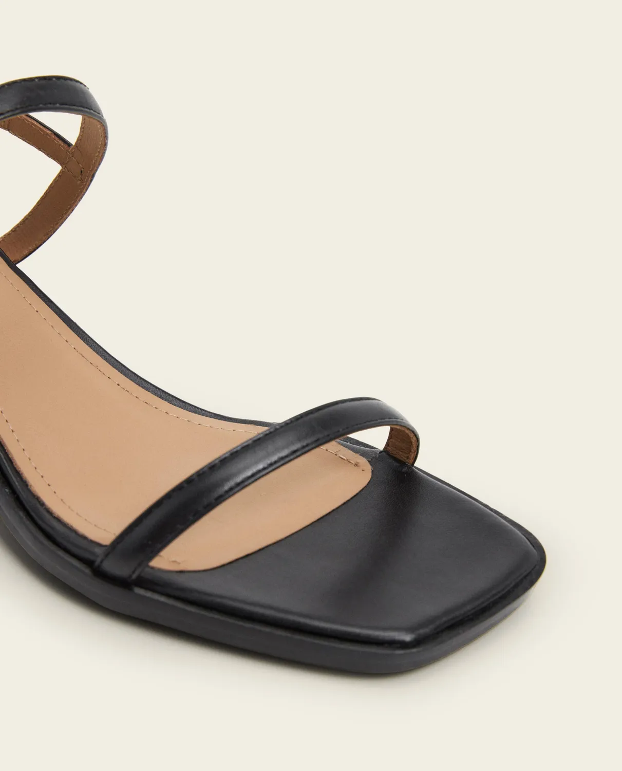 Flattered Juno Leather Black sandalen zwart hakje