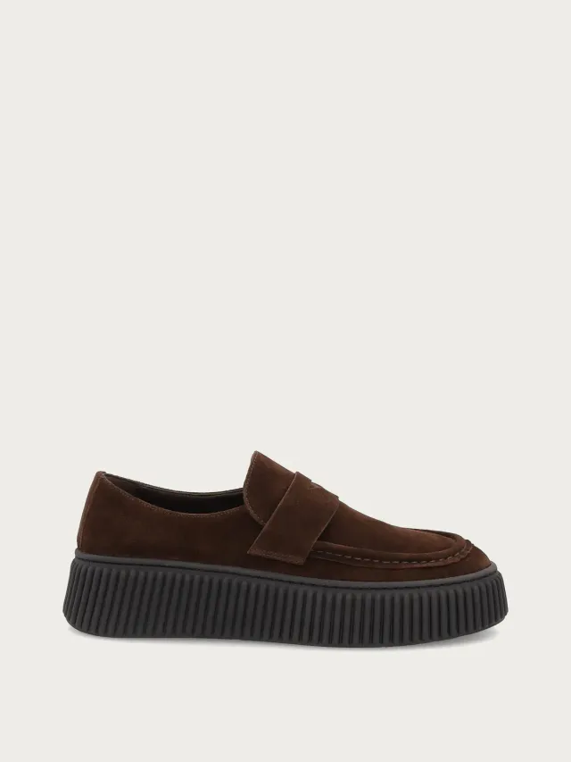 Frau Verona loafers bruin suède met platformzool