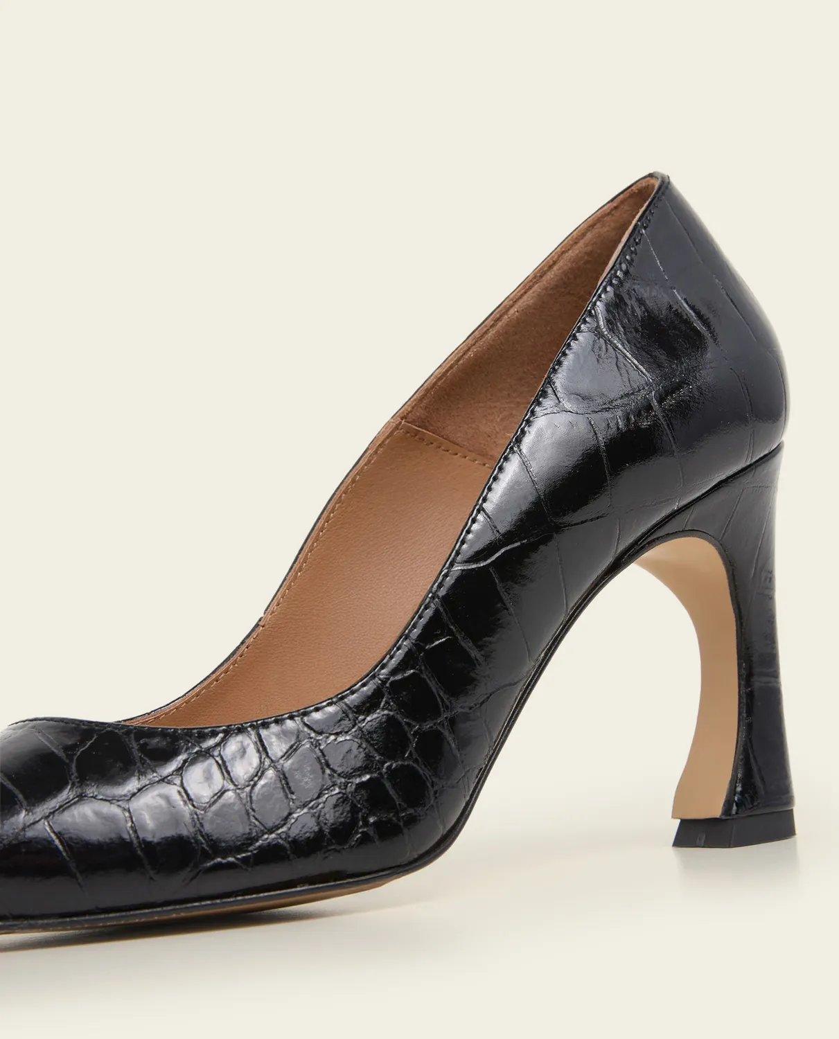 Flattered Leonie Croco Leather Black pumps zwart spitse neus