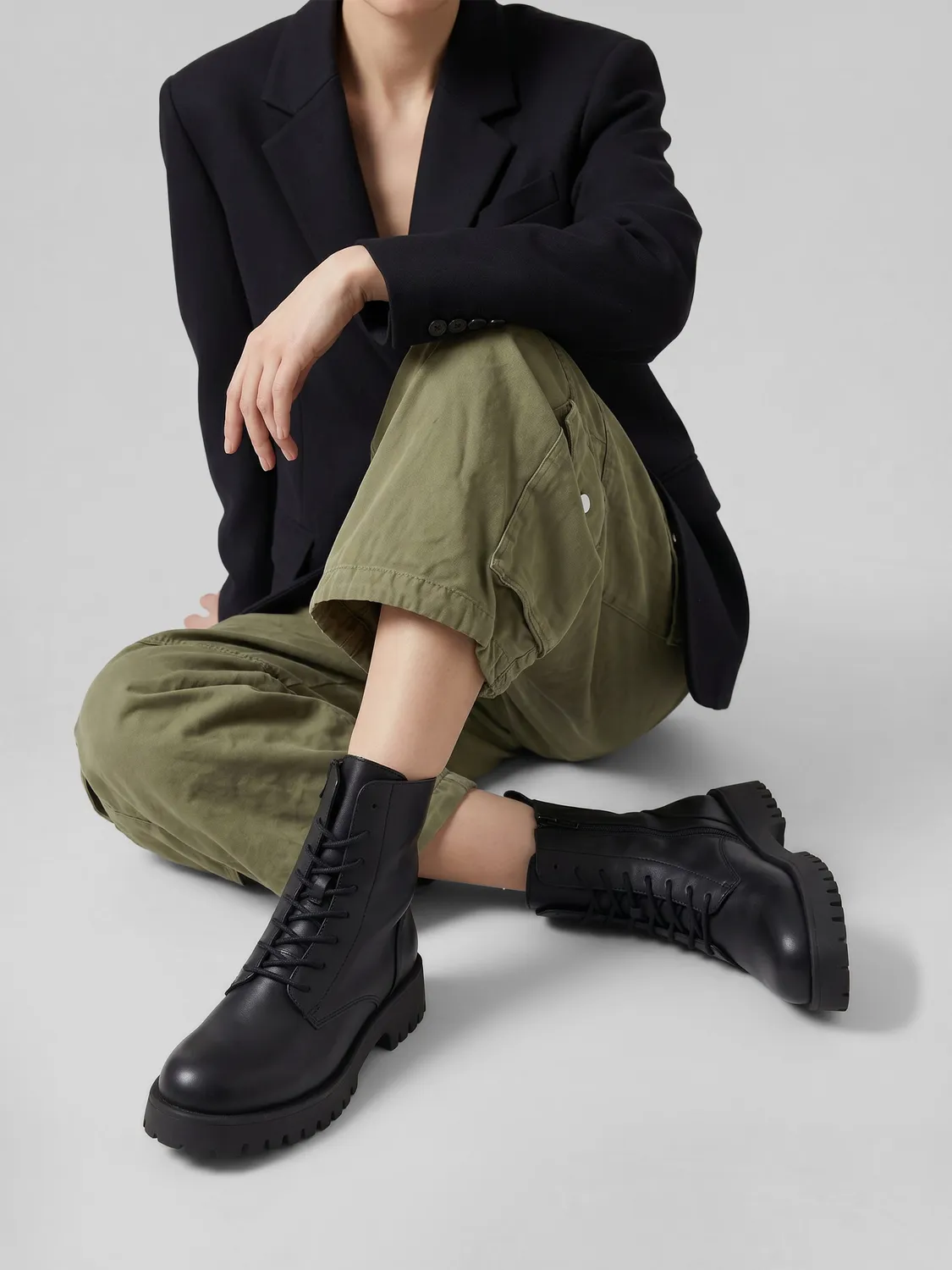Frau FX zwarte leren veterboots trackzool
