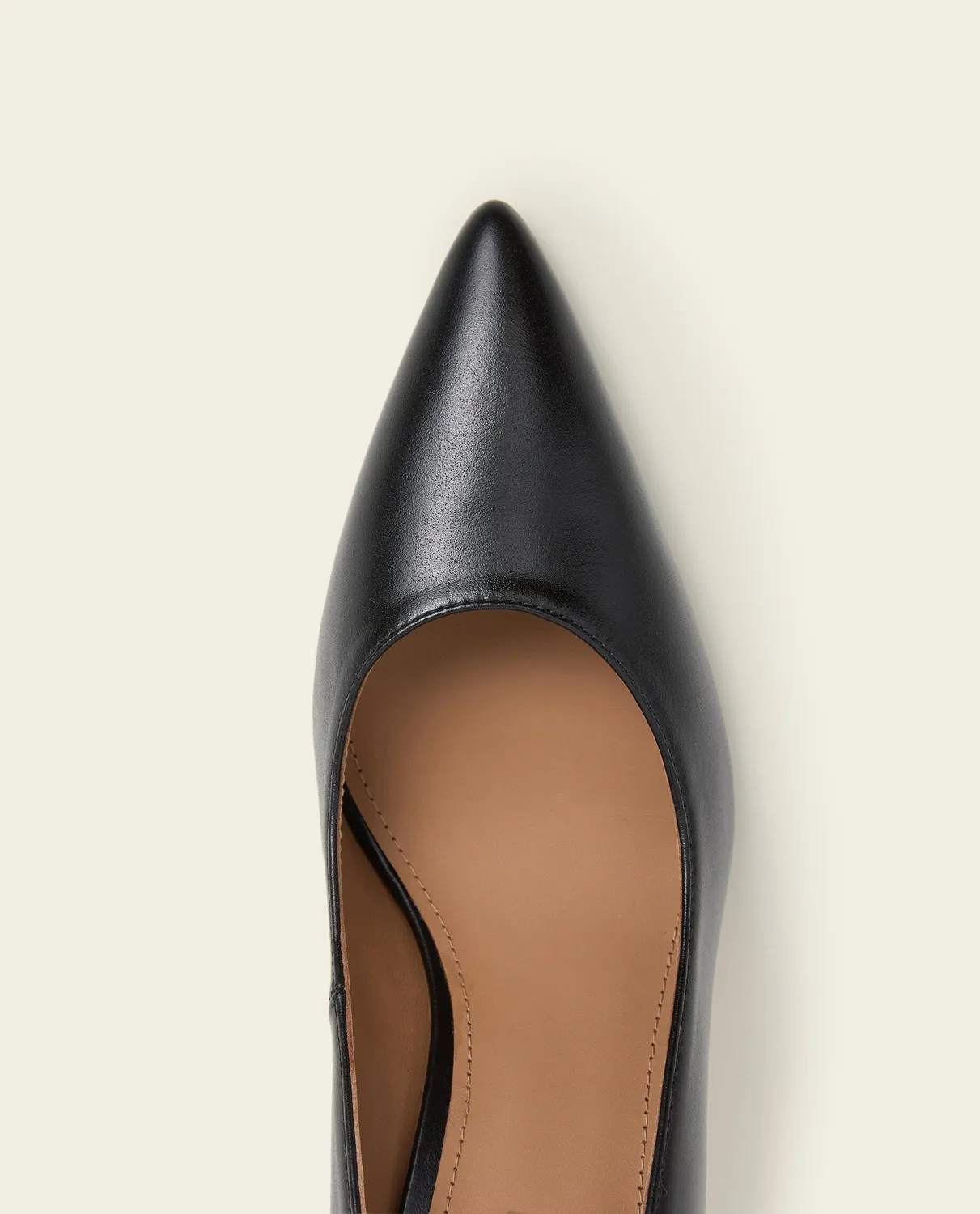 Flattered Leonie Leather Black pumps zwart leer puntneus