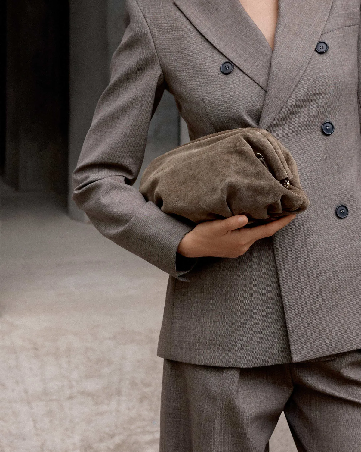 Castaner Big Victoire 186 clutch suède taupe