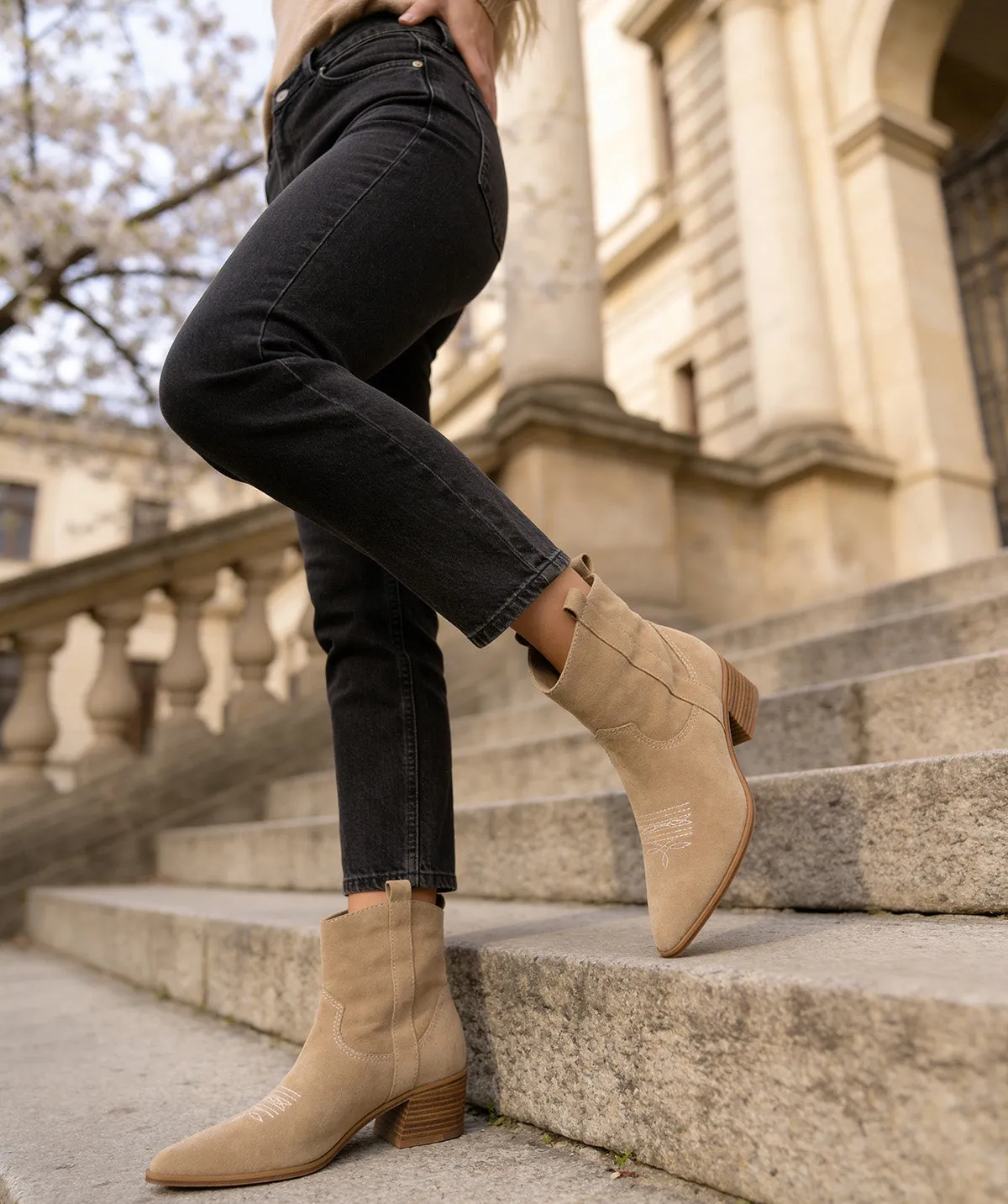 Finsbury Lise beige velours cowboylaarzen geborduurd