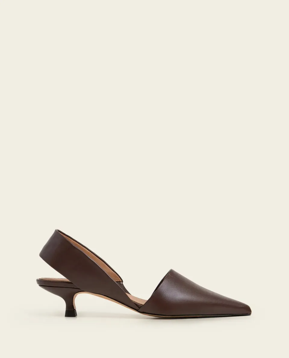 Flattered Ninni pumps chocolade leer kittenhak