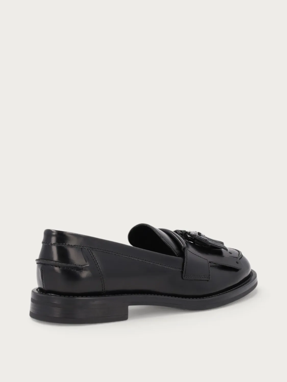 Frau Verona loafers zwart geborsteld leer fringe
