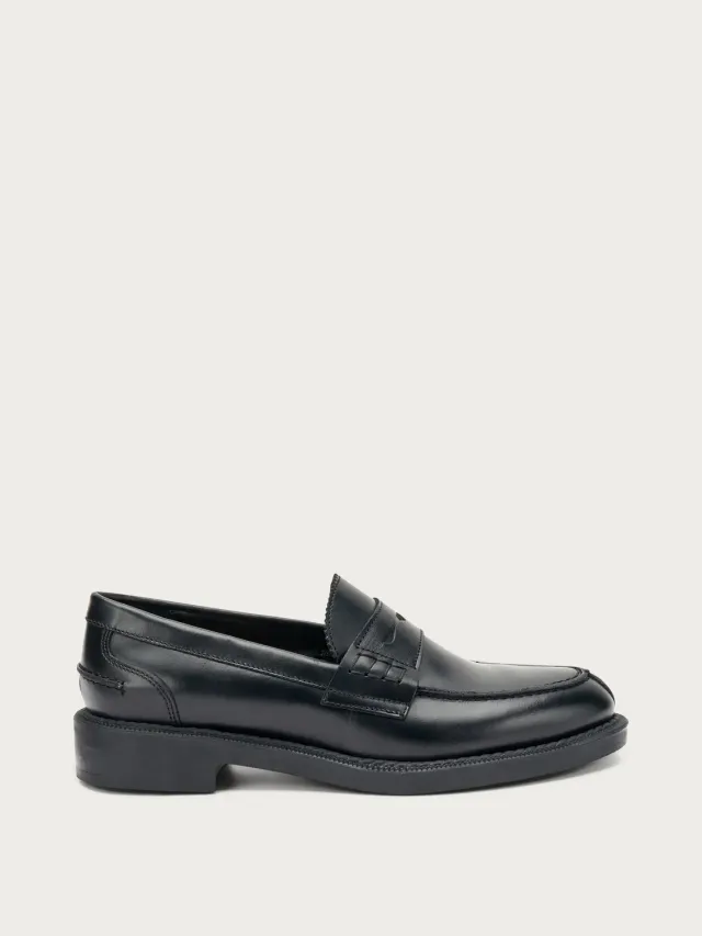 Frau Verona loafers zwart leer varsity