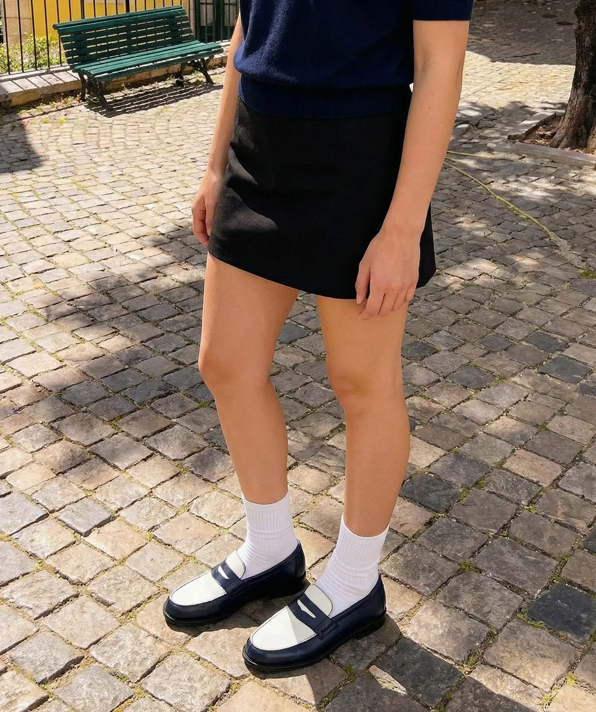 Finsbury Lilou loafer navy wit tweekleurig leer