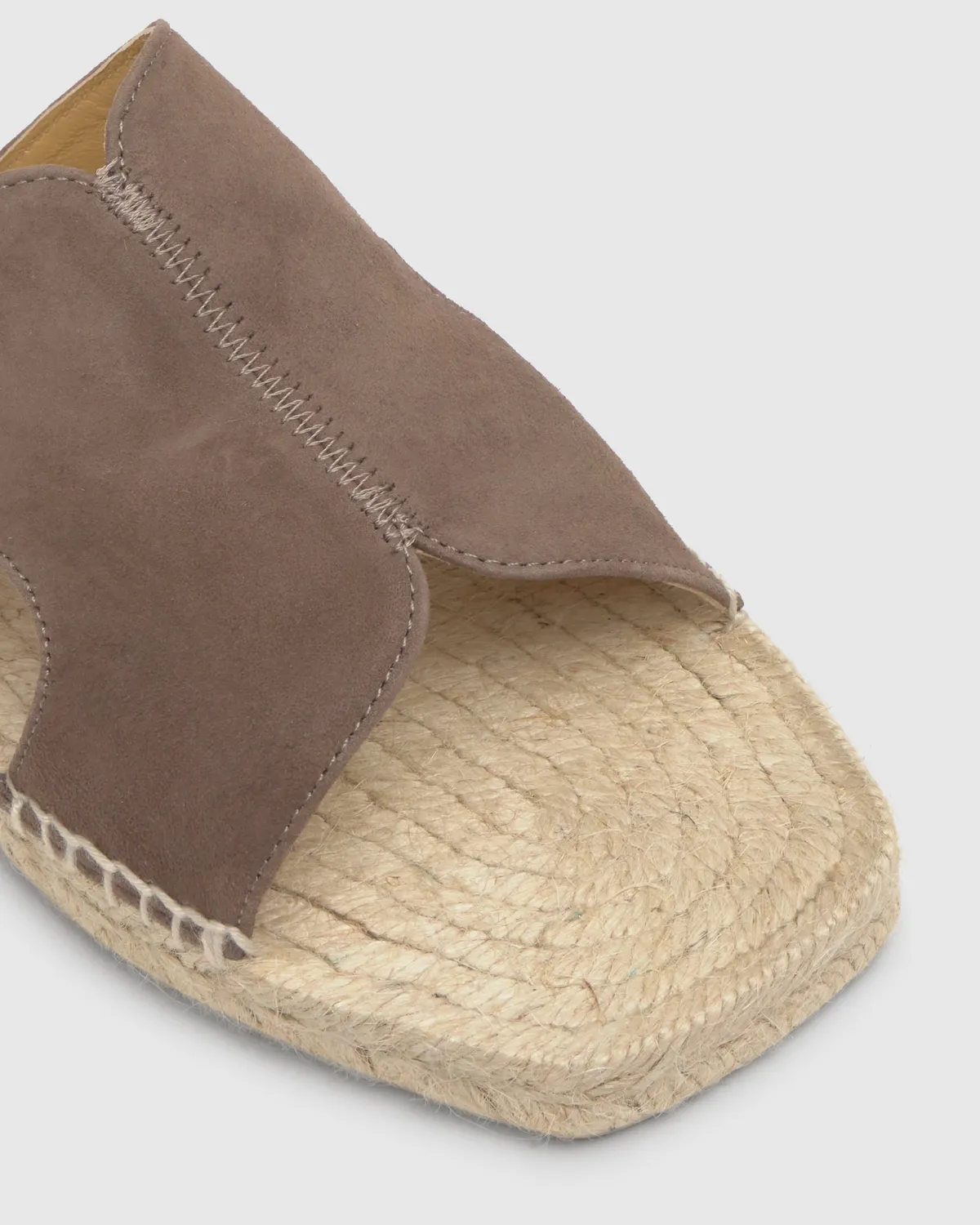 Castaner Priya/007 sandalen taupe suède dames plat