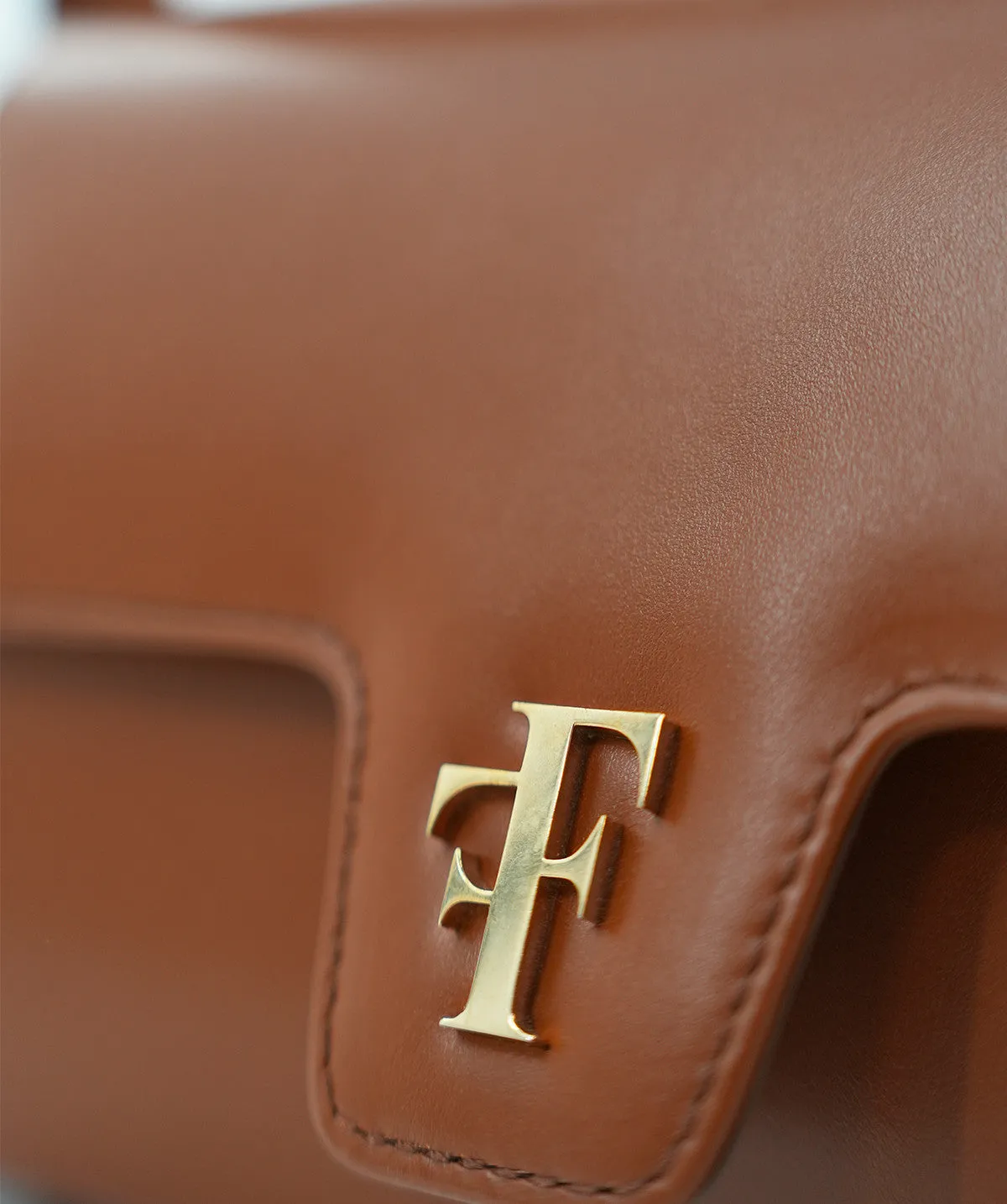 Finsbury FF23 leren tas cognac klein goud logo