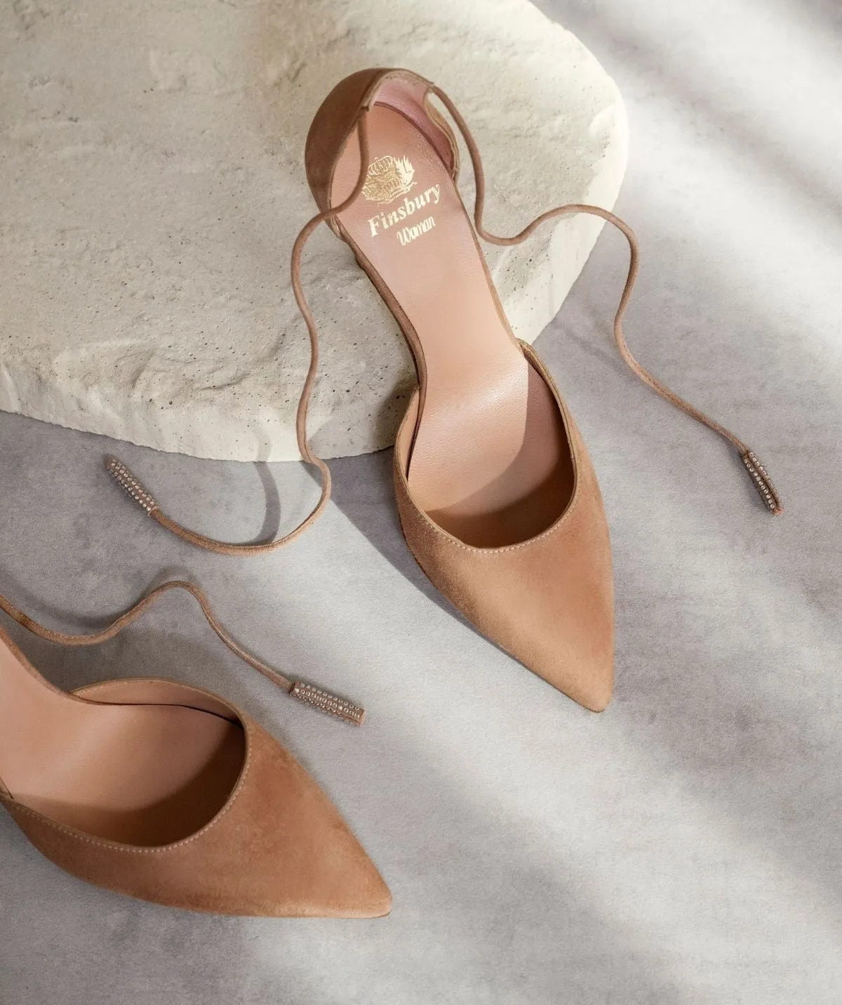 Finsbury Diana Fossil pumps beige velours 8cm hak