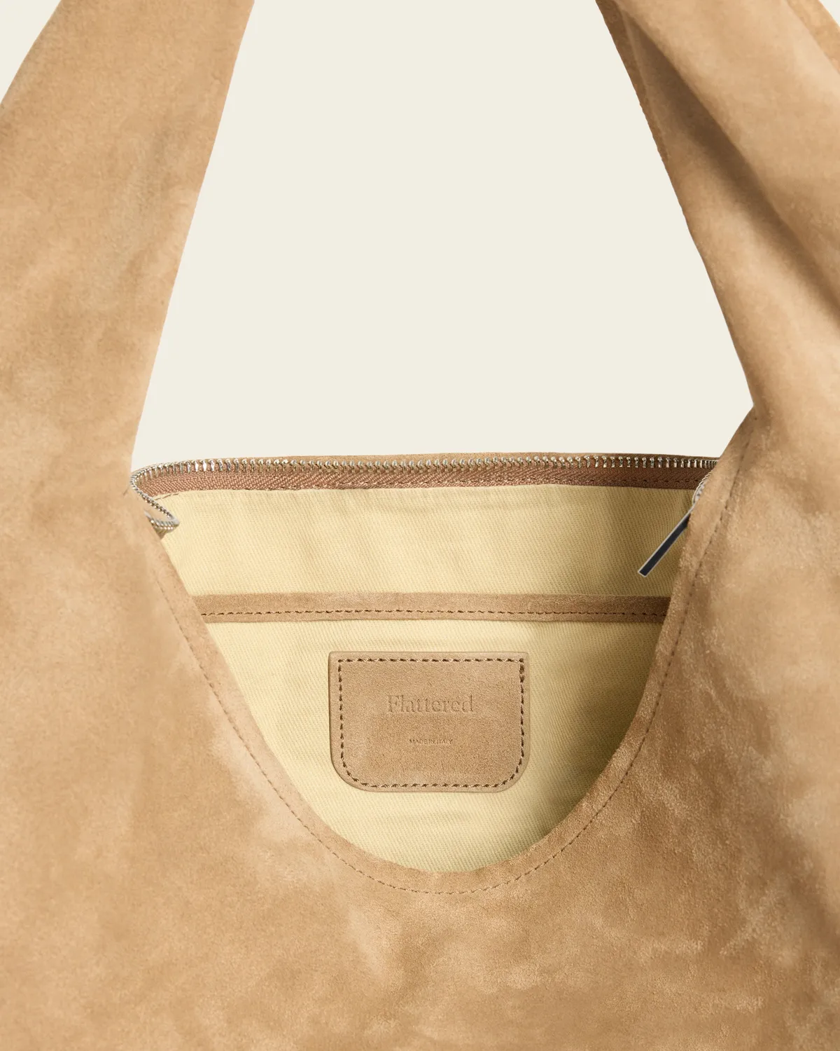 Flattered Alva Shoulder Bag Suede Sand tas zand suede