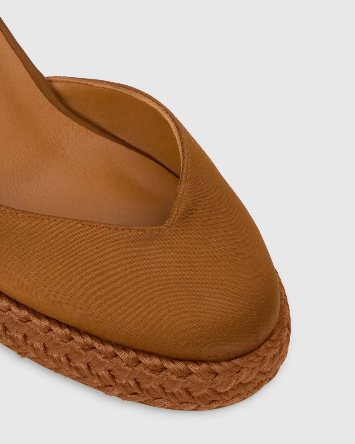 Castaner Vilnia/312 pumps ocre satijn 10cm hak