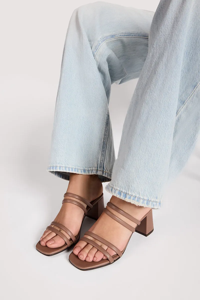 Bryan Stepwise Nolita sandalen met hak mocha leer