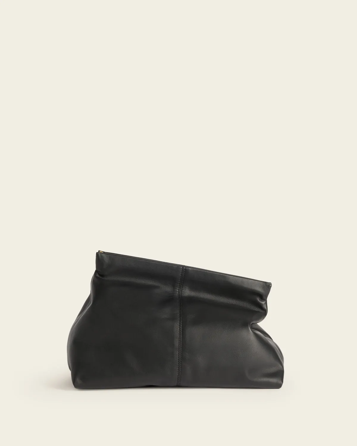 Flattered Clay Clutch tas zwart leer oversized