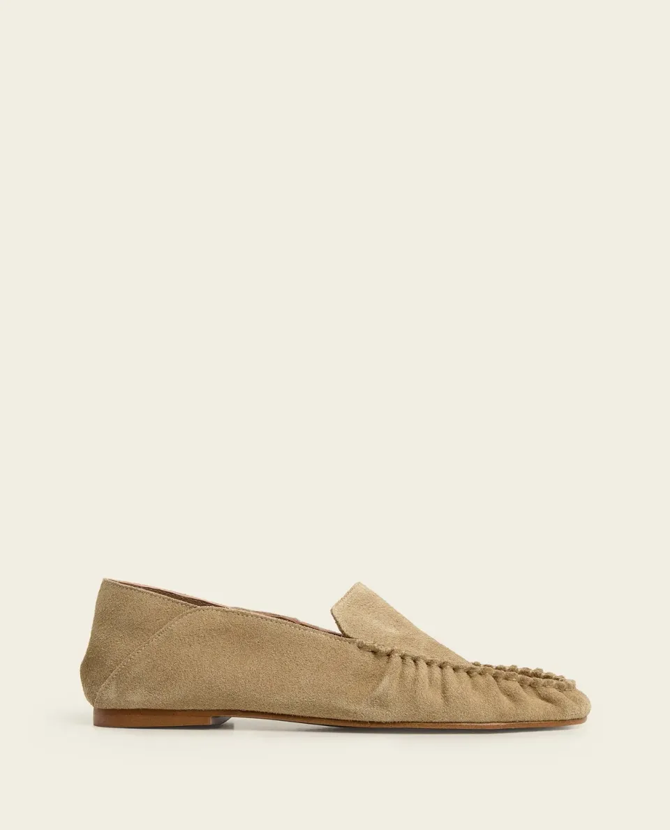 Flattered Bon Bon loafers sand suède