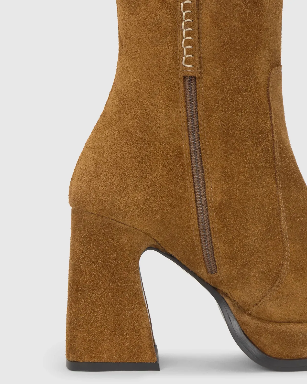 Castaner Becky 186 enkellaarsjes suède bruin 10 cm