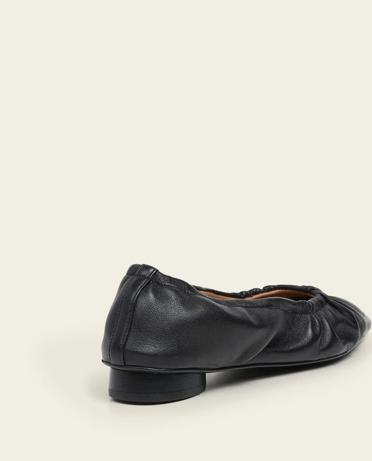 Flattered Isa ballerina leer zwart