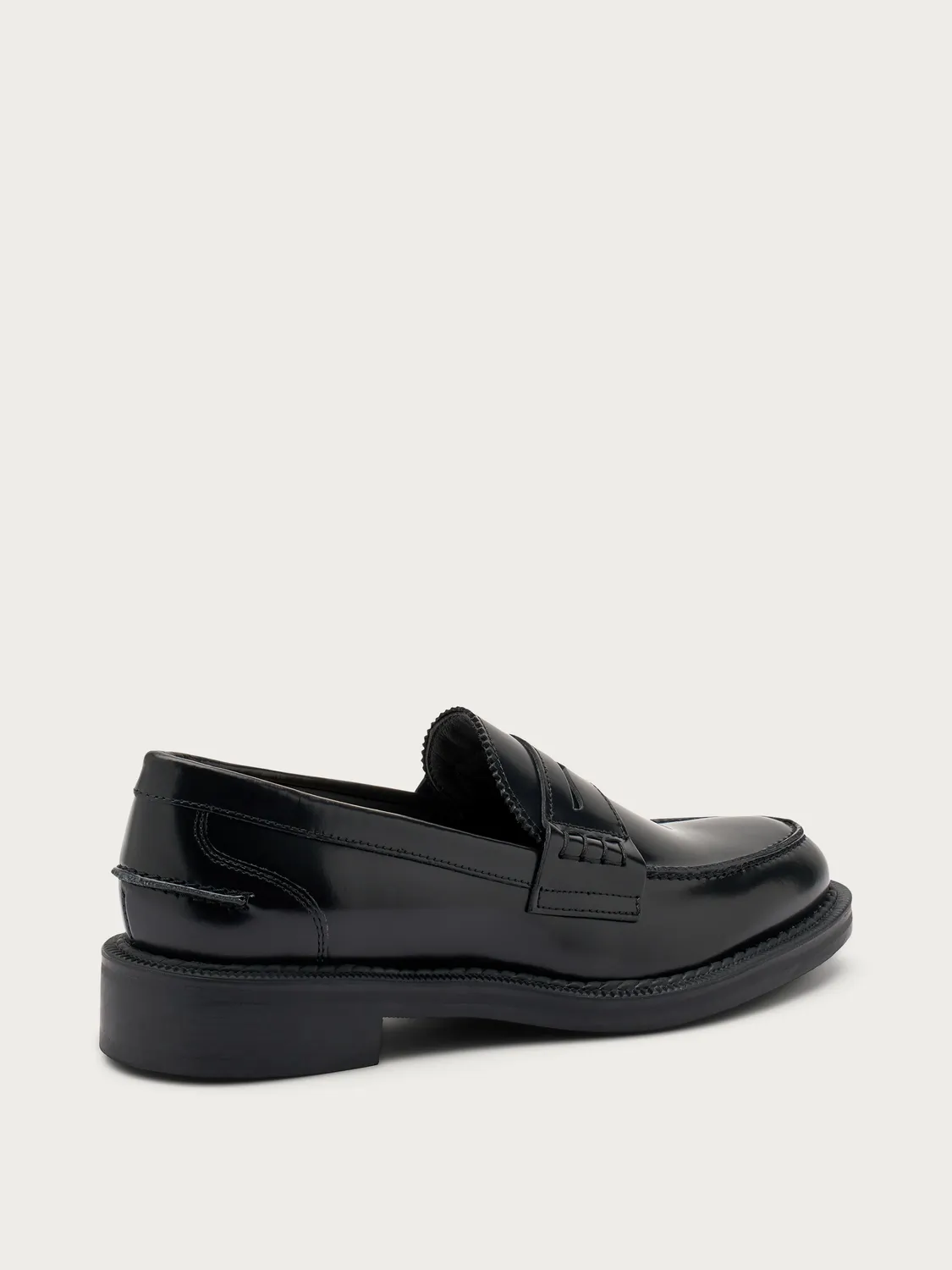 Frau Verona loafers zwart geborsteld leer varsity
