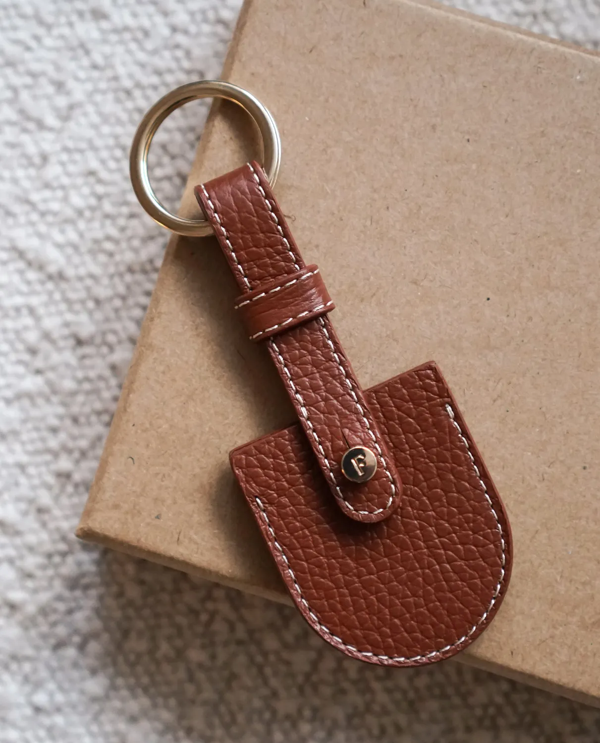 Flattered Airy sleutelhanger cognac leer AirTag