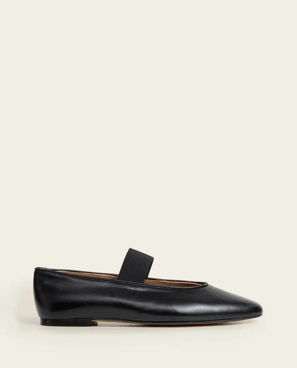 Flattered Bree ballerina zwart leer amandelneus