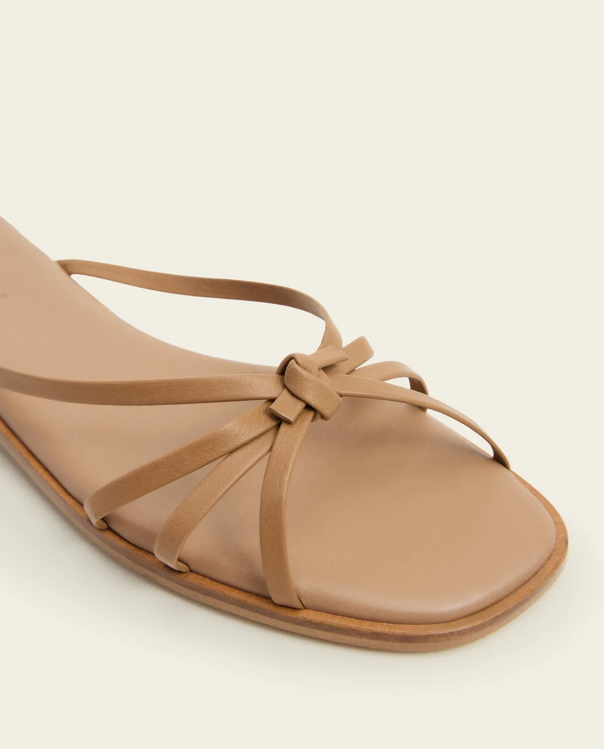 Flattered Mimosa platte sandaal cognac leer