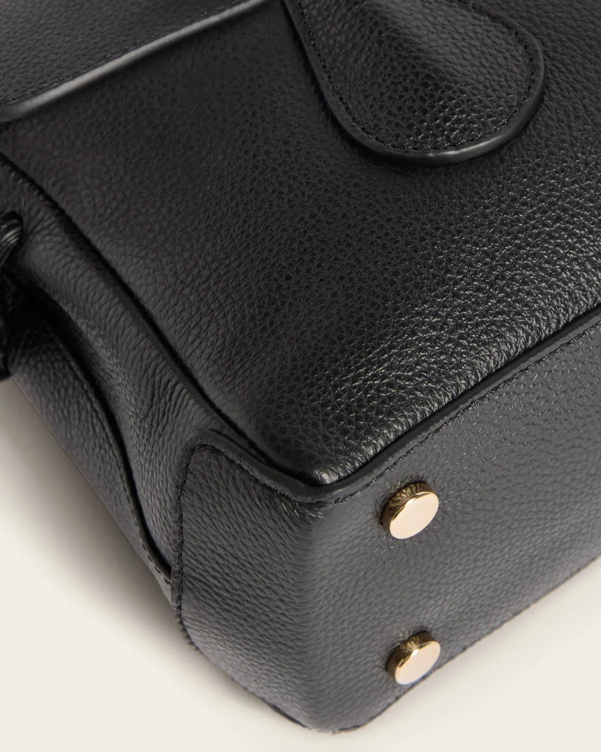 Flattered Lydia Mini leren tas zwart crossbody