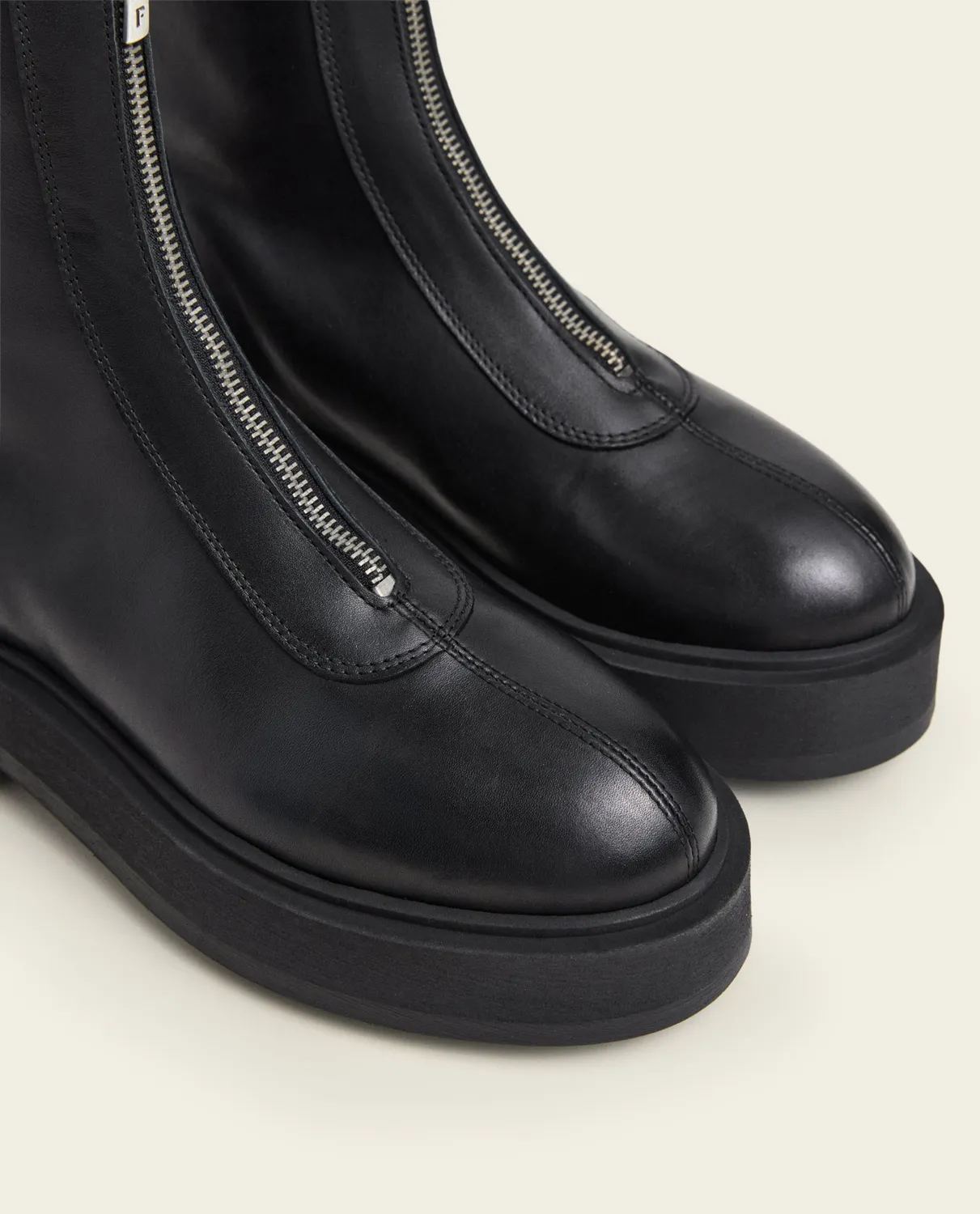 Flattered Alma Leather enkellaarzen zwart leer plat