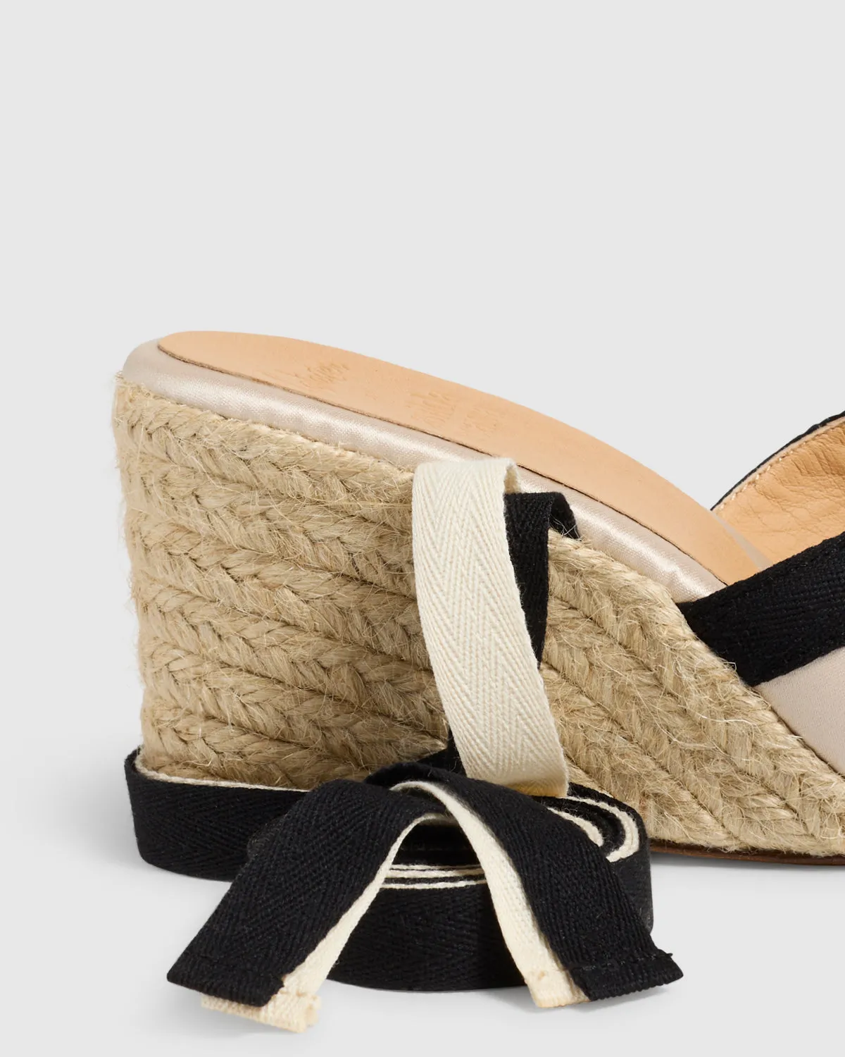 Castaner Florinda 8/129 sleehaksandalen champagne negro satijn