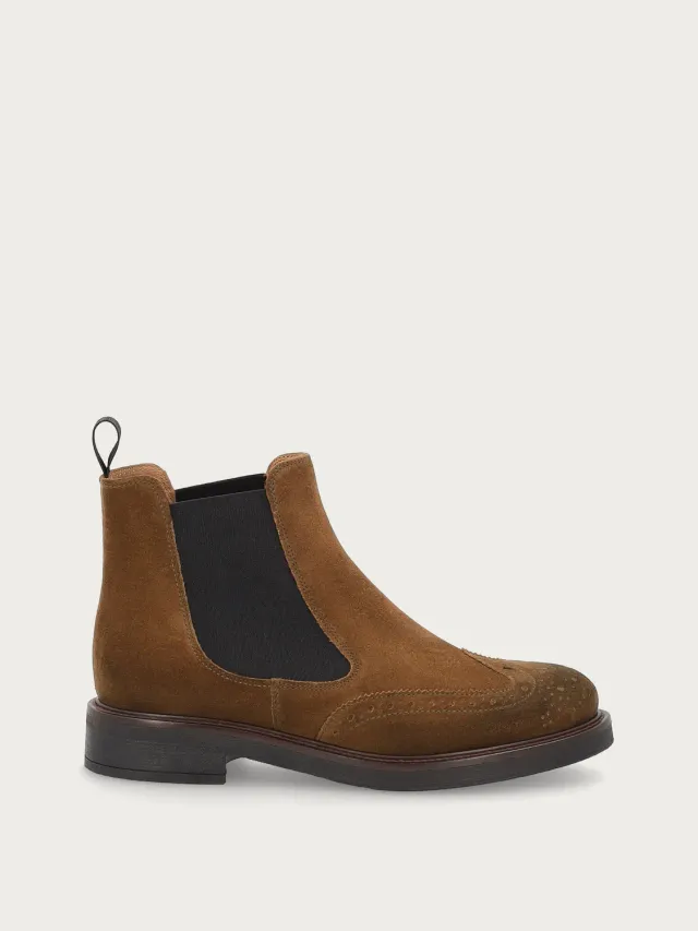 Frau Verona Beatle boots suède cognac wing-tip
