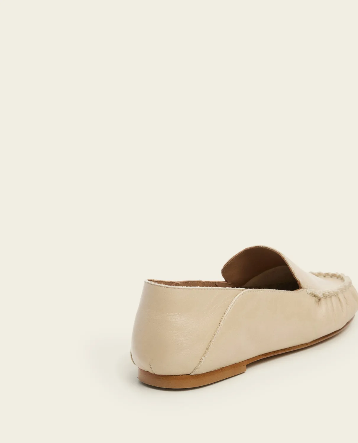 Flattered Bon Bon loafers beige leer plat