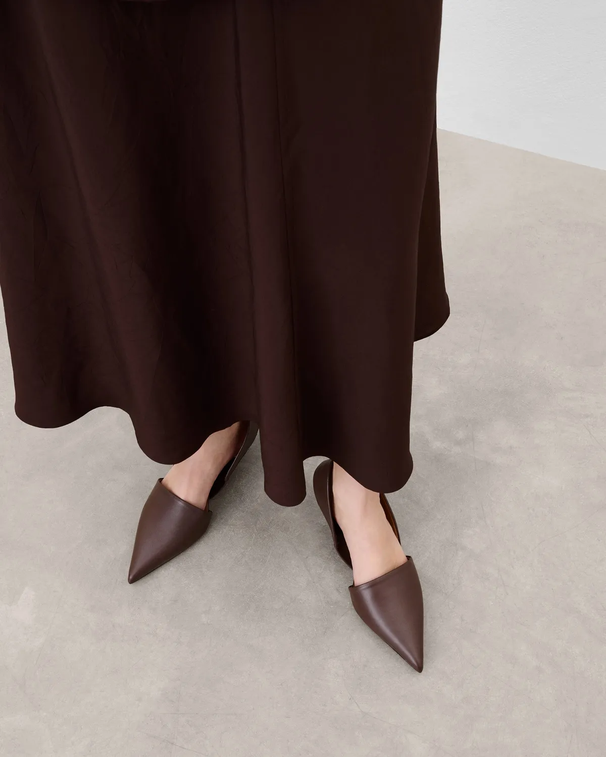 Flattered Ninni pumps chocolade leer kittenhak
