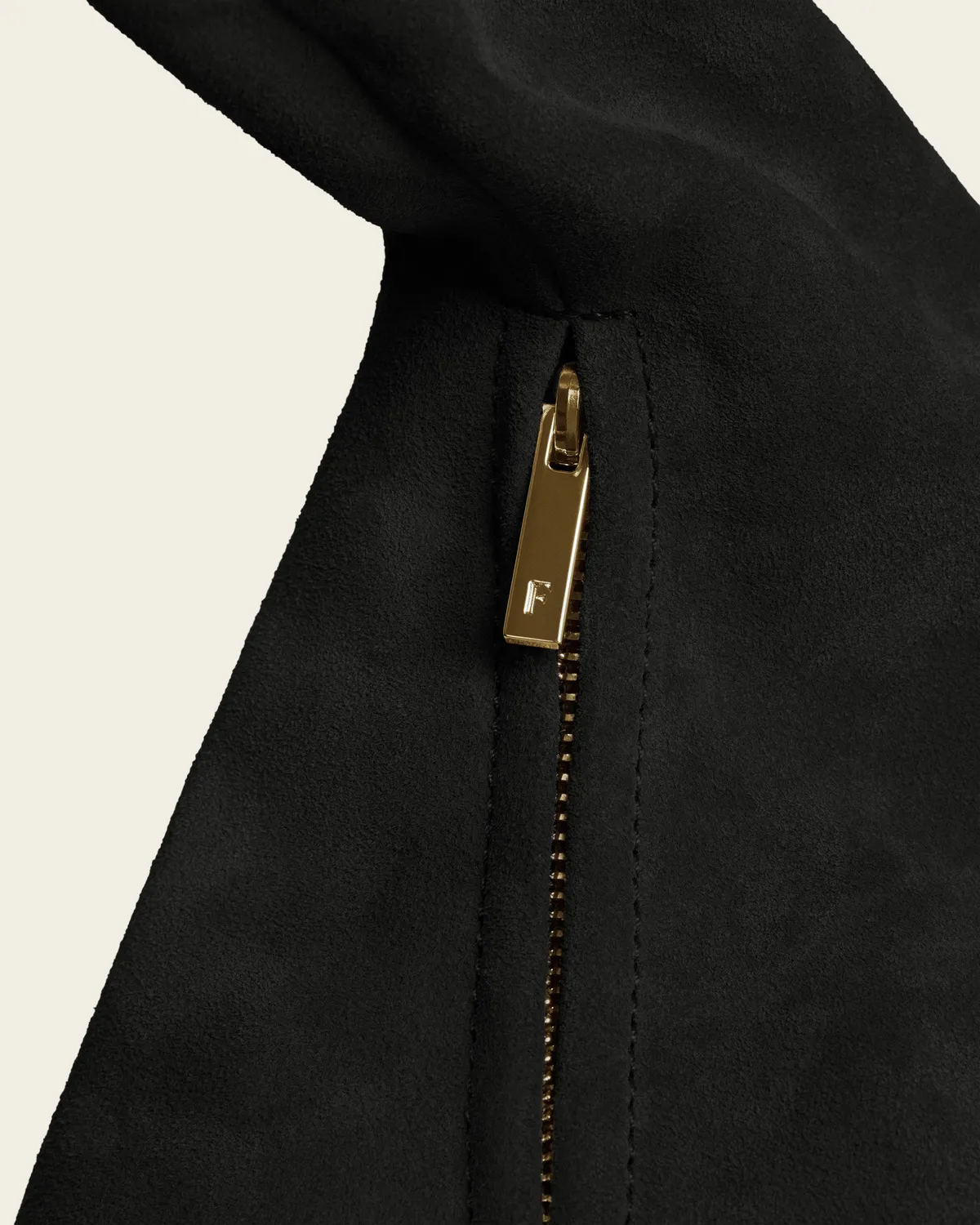 Flattered Alva schoudertas zwart suede rits