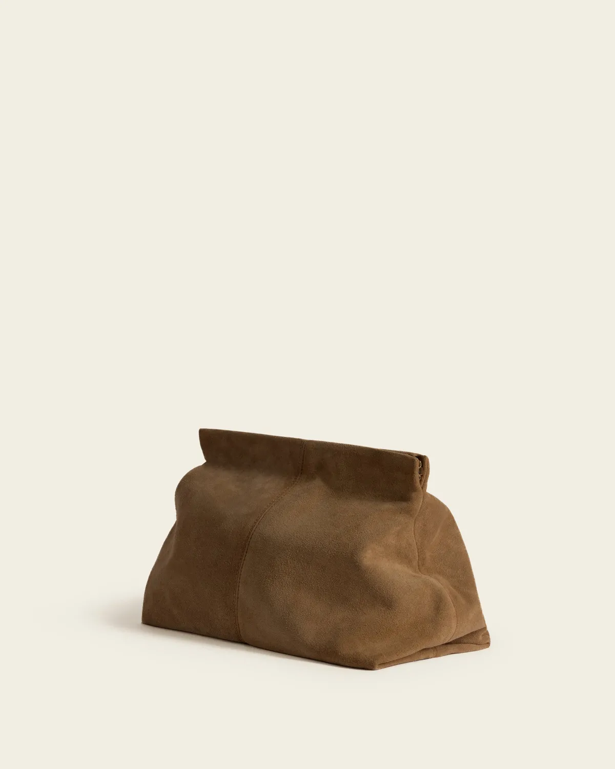 Flattered Clay clutch wet sand suède oversized