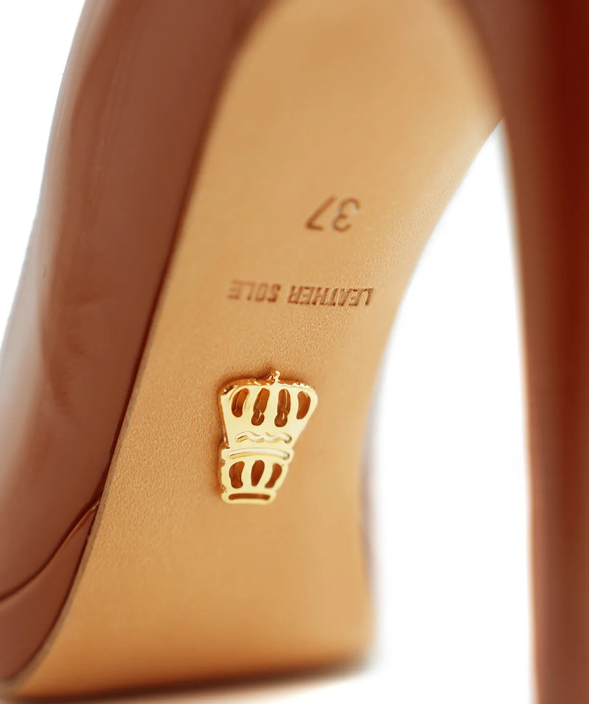 Finsbury Victoria lak pumps donkerbruin 12 cm hak