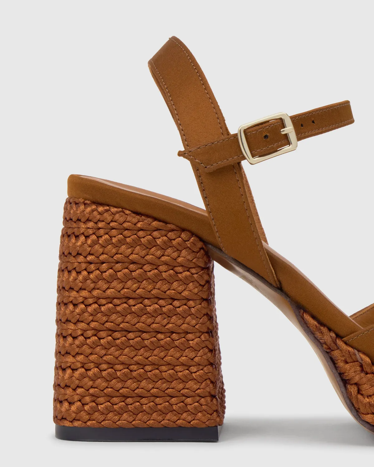 Castaner Viena 312 sandalen oker satijn 10 cm