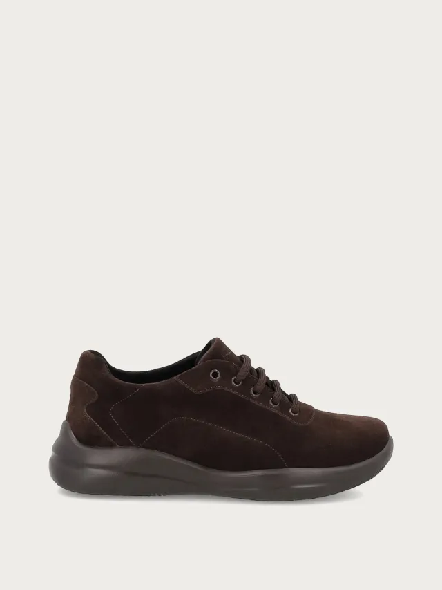 Frau Comfort Tech bruine suède sneakers dames